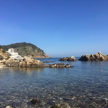 Ample Port Marina * פלאמוס