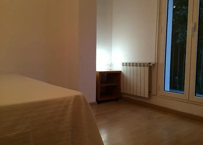 Ample Port Marina Apartament *